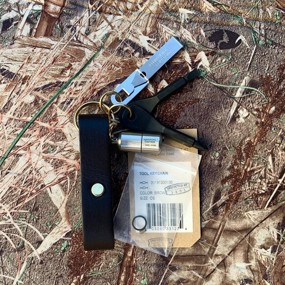 Filson leather tool keychain set - Picture 8 of 11